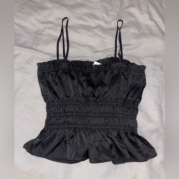 Brand new H&M tank top! (With the tag still on) - Picture 3 of 5